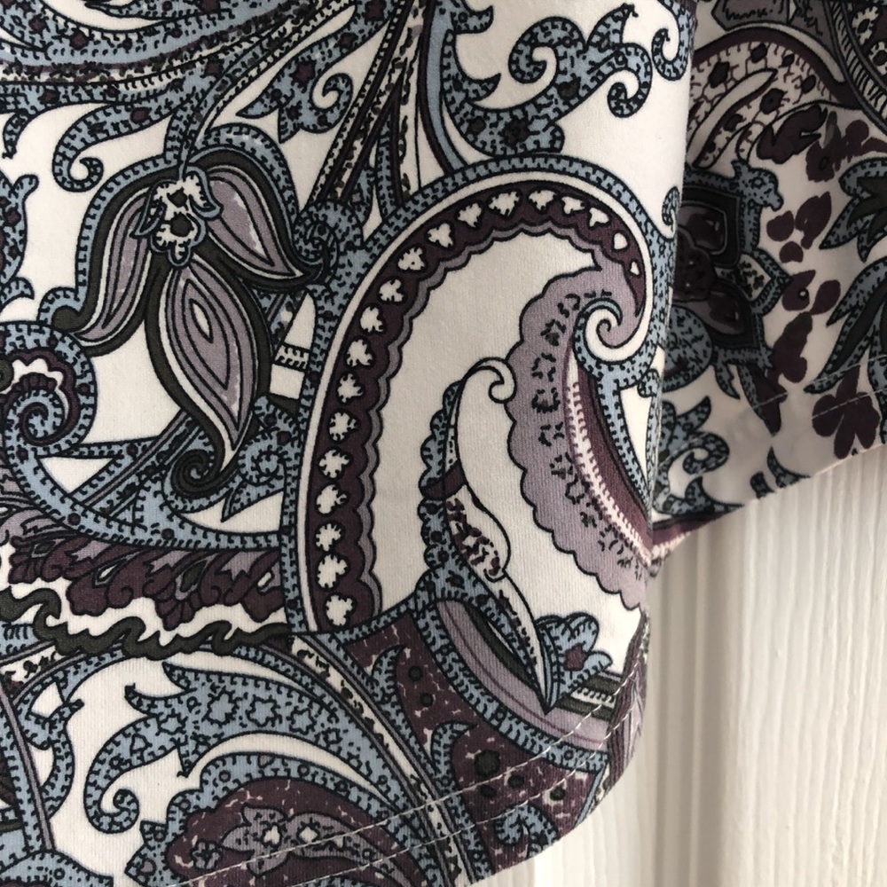 Cute designed blouse - Picture 3 of 3
